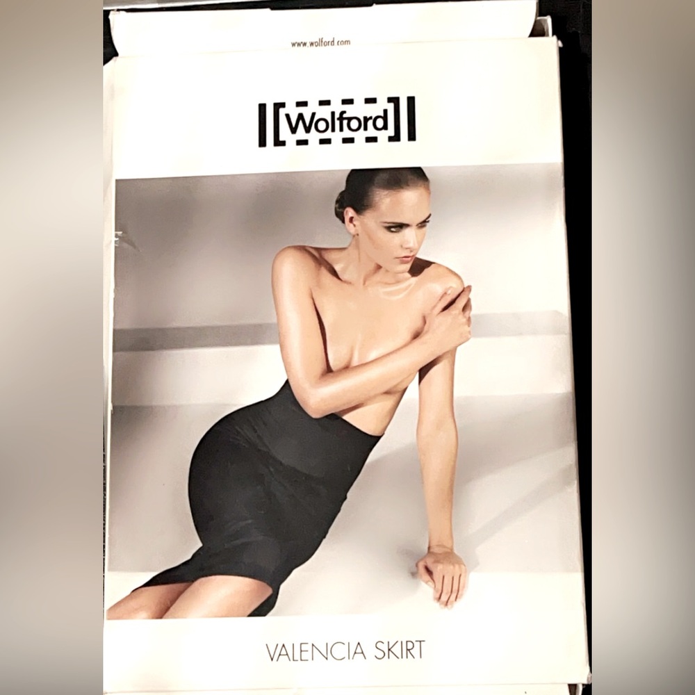 Wolford valencia skirt xs white still in package
